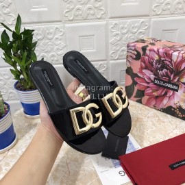 Dolce Gabbana Metal Cowhide Flat Slippers For Women Black