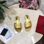Dolce Gabbana Cowhide Flat Heeled Slippers For Women Gold 