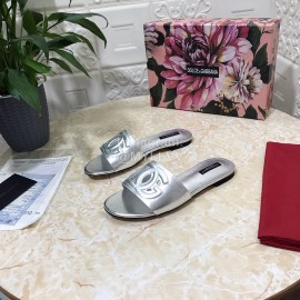 Dolce Gabbana Cowhide Flat Heeled Slippers For Women Silver 