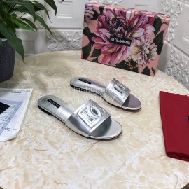 Dolce Gabbana Cowhide Flat Heeled Slippers For Women Silver 