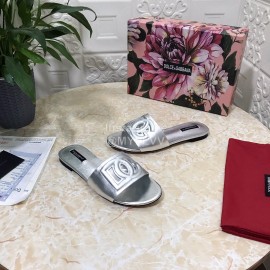 Dolce Gabbana Cowhide Flat Heeled Slippers For Women Silver 