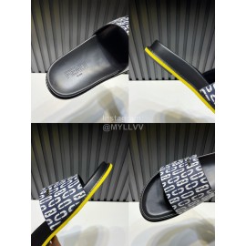 Fendi Printed Calf Leather Slippers For Men Black