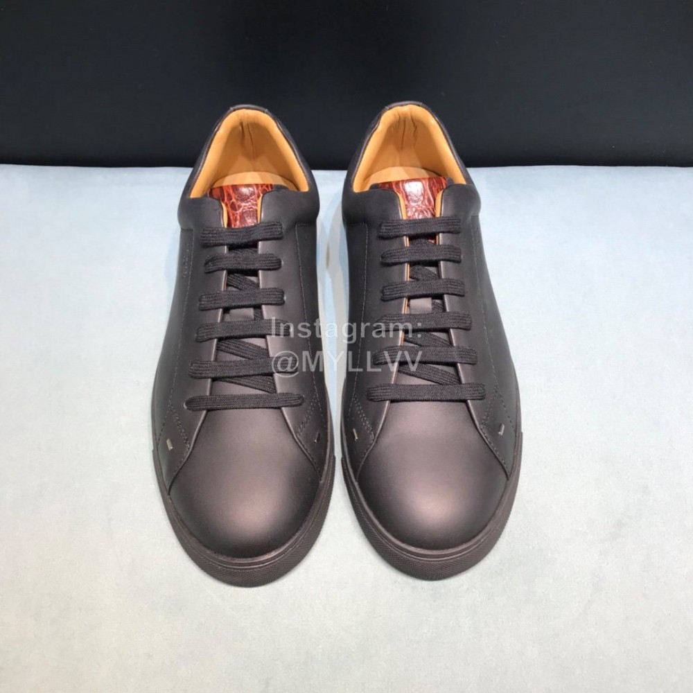 Fendi Leather Lace Up Casual Sneakers For Men Black