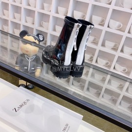 Fendi Autumn And Winter New Patent Leather Martin Boots  For Women 