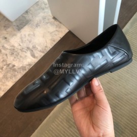Fendi Fashion Sheepskin Flat Heel Casual Shoes For Women Black