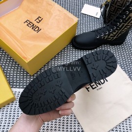 Fendi Autumn And Winter Leather Lace Up Boots For Women Beige