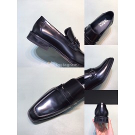Ferragamo Black Calf Leather Gancini Buckle Shoes For Men 