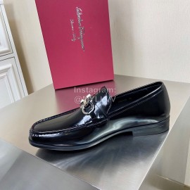 Ferragamo Cowhide Gancini Buckle Business Shoes Black For Men 