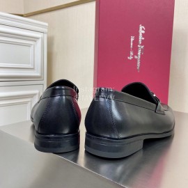 Ferragamo Cowhide Gancini Buckle Business Shoes For Men Black