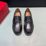 Ferragamo Grain Cowhide Gancini Buckle Shoes For Men Black