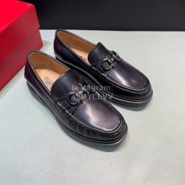 Ferragamo Grain Cowhide Gancini Buckle Shoes For Men Black