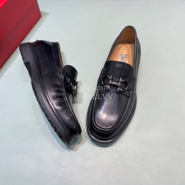 Ferragamo Grain Cowhide Gancini Buckle Shoes For Men Black