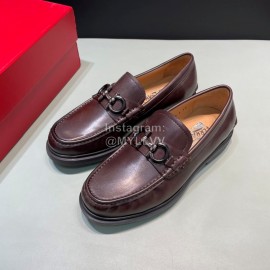 Ferragamo Grain Cowhide Gancini Buckle Shoes For Men Brown