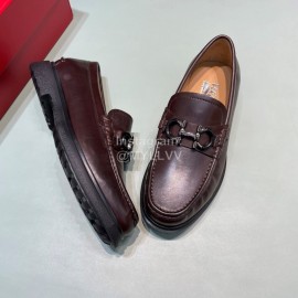 Ferragamo Grain Cowhide Gancini Buckle Shoes For Men Brown