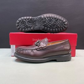 Ferragamo Grain Cowhide Gancini Buckle Shoes For Men Brown