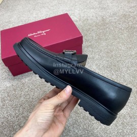 Ferragamo Soft Black Calf Leather Business Loafers For Men 