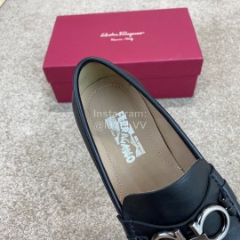 Ferragamo Soft Black Calf Leather Business Loafers For Men 