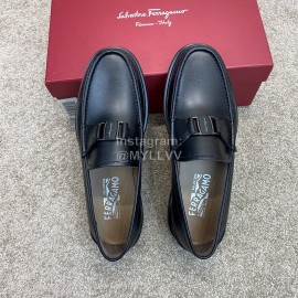 Ferragamo Calf Leather Metal Buckle Business Loafers For Men Black