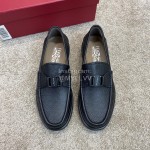 Ferragamo Black Calf Leather Metal Buckle Business Loafers For Men 