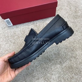 Ferragamo Black Calf Leather Metal Buckle Business Loafers For Men 