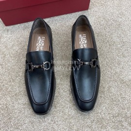 Ferragamo Classic Calf Leather Gancini Buckle Business Loafers For Men Black