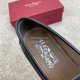 Ferragamo Classic Calf Leather Gancini Buckle Business Loafers Black For Men 