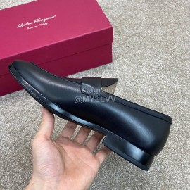 Ferragamo Classic Calf Leather Metal Buckle Business Loafers For Men 
