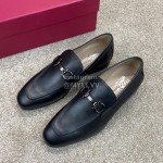 Ferragamo Black Calf Leather Gancini Buckle Business Loafers For Men 