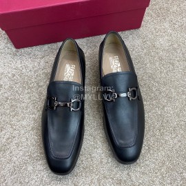Ferragamo Black Calf Leather Gancini Buckle Business Loafers For Men 