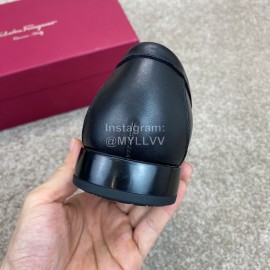 Ferragamo Black Calf Leather Gancini Buckle Business Loafers For Men 