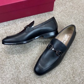 Ferragamo Black Calf Leather Gancini Buckle Business Loafers For Men 