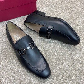 Ferragamo Black Calf Leather Gancini Buckle Business Loafers For Men 