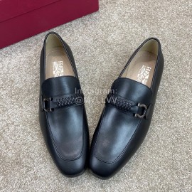 Ferragamo Black Cowhide Metal Buckle Business Loafers For Men 