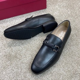Ferragamo Black Cowhide Metal Buckle Business Loafers For Men 
