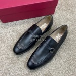 Ferragamo Cowhide Metal Buckle Business Loafers For Men Black