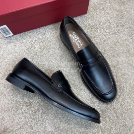 Ferragamo Cowhide Metal Buckle Black Business Loafers For Men 