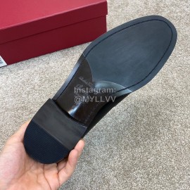 Ferragamo Cowhide Metal Buckle Black Business Loafers For Men 