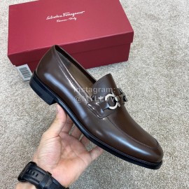 Ferragamo Classic Cowhide Gancini Buckle Business Loafers For Men Black