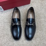 Ferragamo Classic Cowhide Gancini Buckle Business Loafers Black For Men
