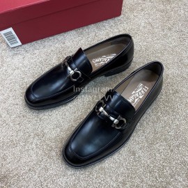Ferragamo Classic Cowhide Gancini Buckle Business Loafers Black For Men
