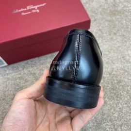 Ferragamo Classic Cowhide Gancini Buckle Business Loafers Black For Men