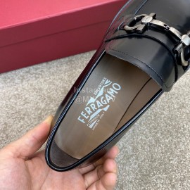 Ferragamo Classic Cowhide Gancini Buckle Business Loafers Black For Men