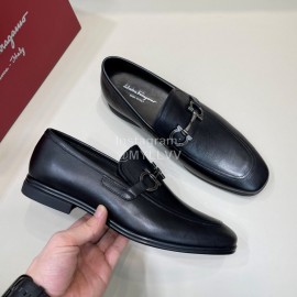 Ferragamo Classic Cowhide Gancini Buckle Black Business Loafers For Men 