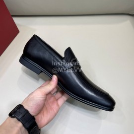 Ferragamo Classic Cowhide Gancini Buckle Black Business Loafers For Men 