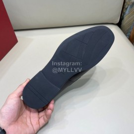 Ferragamo Classic Cowhide Gancini Buckle Black Business Loafers For Men 