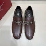 Ferragamo Classic Cowhide Gancini Buckle Business Loafers For Men Brown