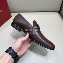 Ferragamo Classic Cowhide Gancini Buckle Business Loafers For Men Brown