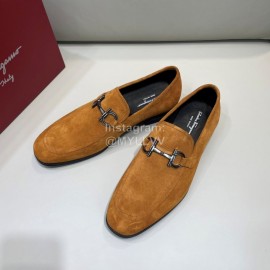 Ferragamo Velvet Cowhide Gancini Buckle Business Loafers For Men Tan