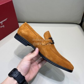 Ferragamo Velvet Cowhide Gancini Buckle Business Loafers For Men Tan