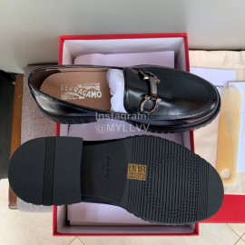 Ferragamo Fashion Cowhide Casual Shoes For Men Black